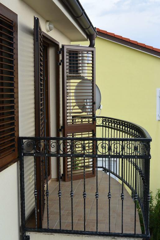 Vila Familia Prizna Exterior foto