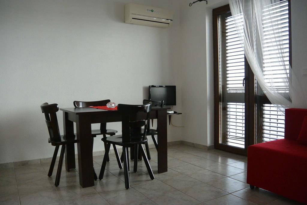 Vila Familia Prizna Exterior foto