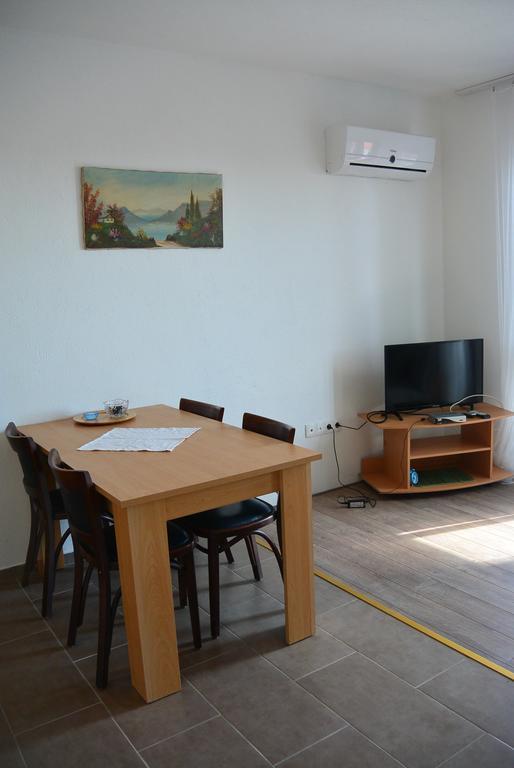 Vila Familia Prizna Exterior foto